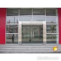 海澱區(qū)萬(wàn)泉河安裝玻璃門(mén)  安裝地彈簧